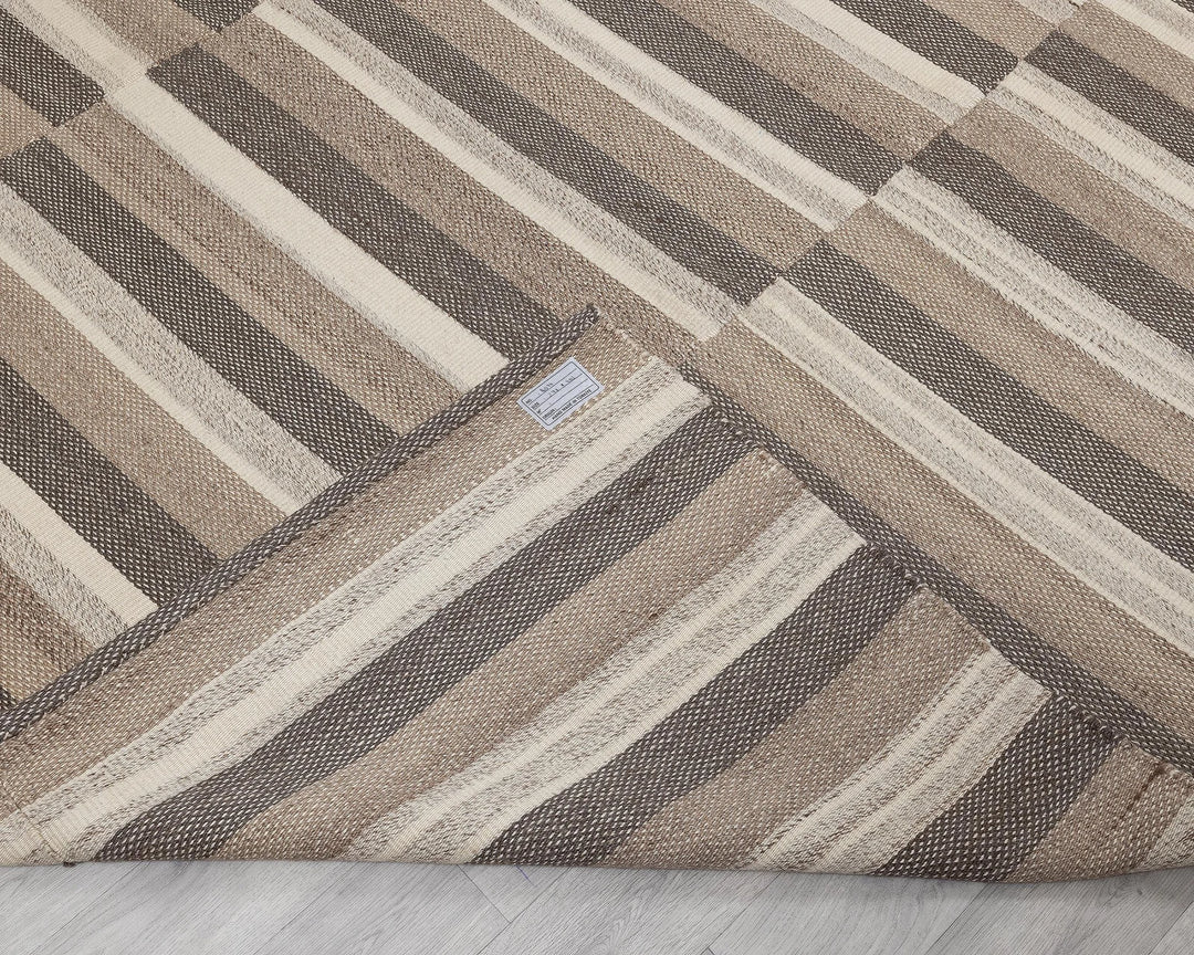 Neutral Kilim Rug 9' 2" x 13' 3" | No. VR24039