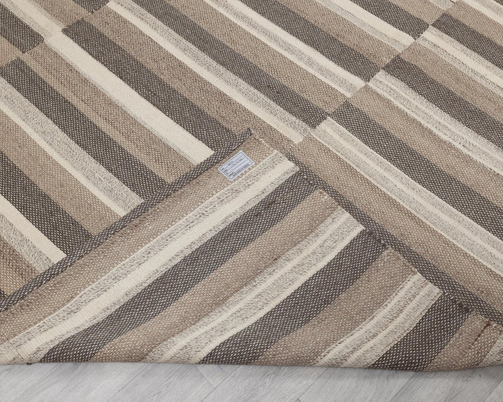 Neutral Kilim Rug 9' 2" x 13' 3" | No. VR24039
