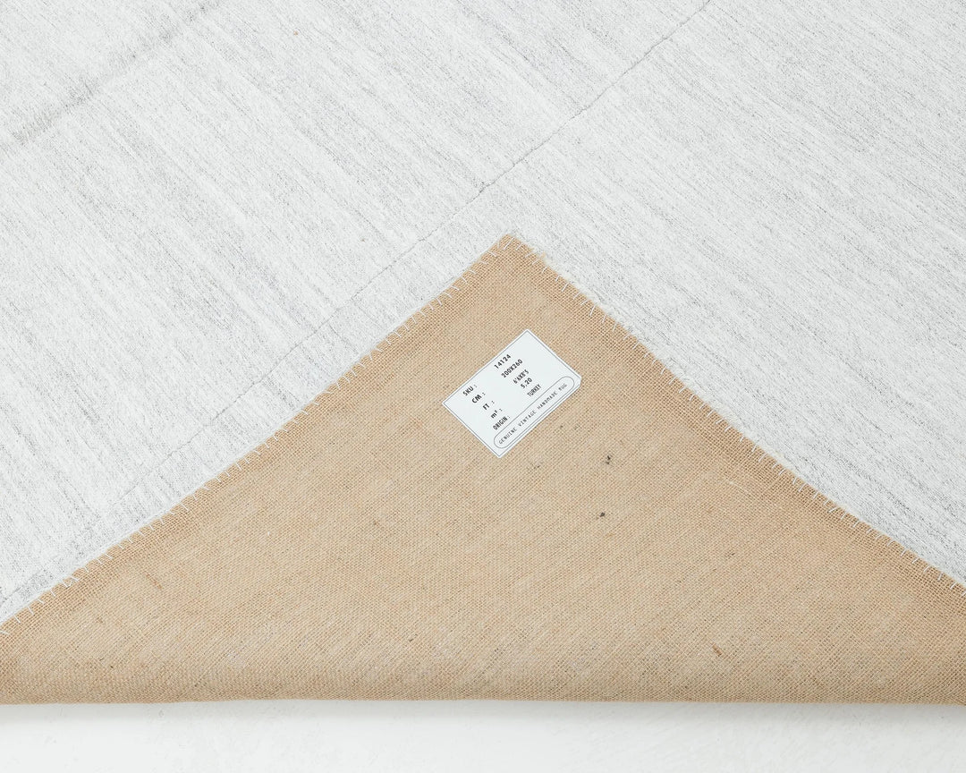 White Kilim Rug 6' 7" x 8' 6" | No. VR24150