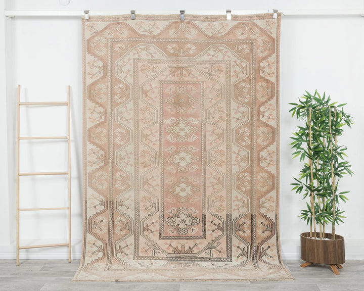 Beige Turkish Oushak Rug 7' 10" x 5' 7" Hand-Knotted | No. VR24369