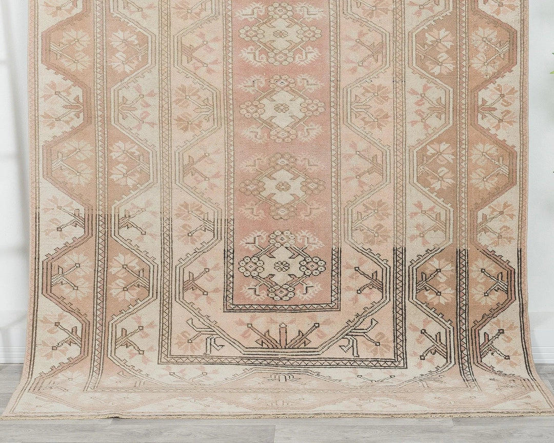 Beige Turkish Oushak Rug 7' 10" x 5' 7" Hand-Knotted | No. VR24369