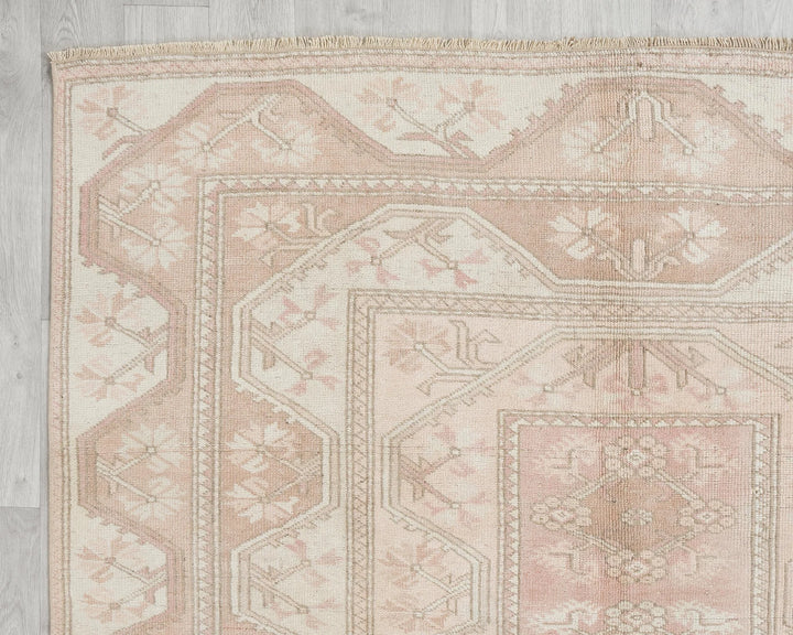 Beige Turkish Oushak Rug 7' 10" x 5' 7" Hand-Knotted | No. VR24369