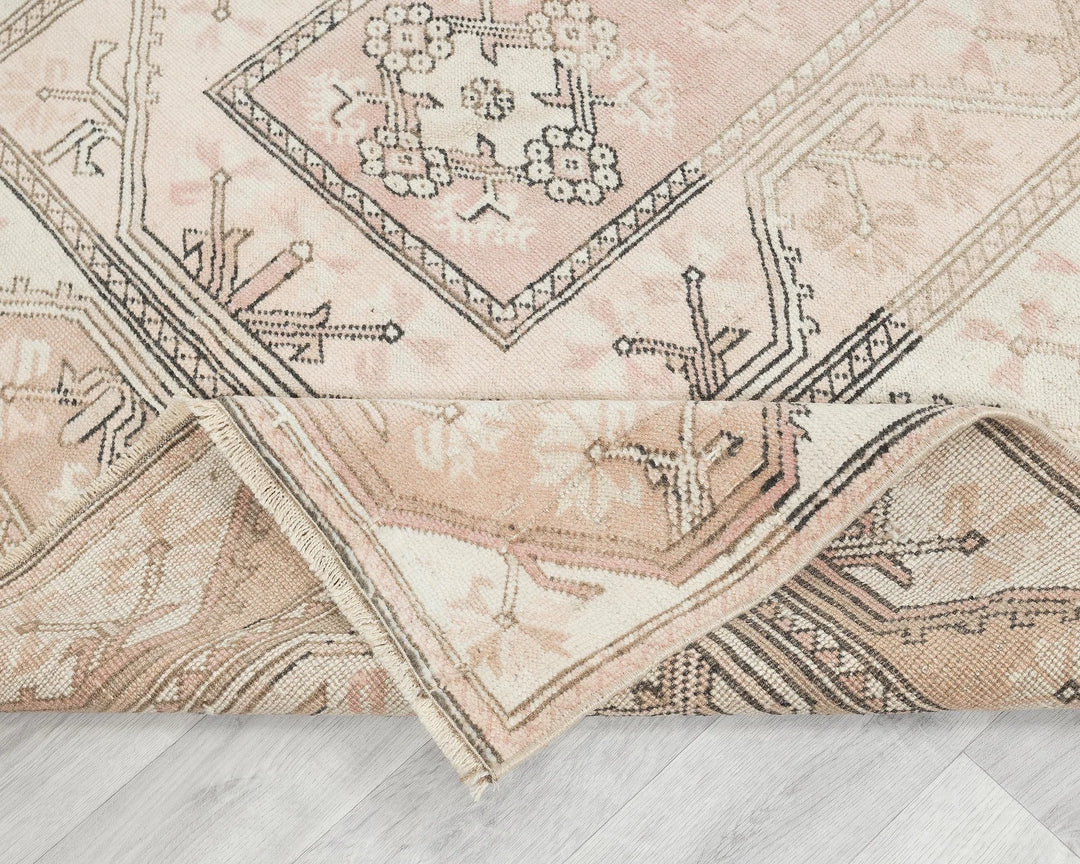 Beige Turkish Oushak Rug 7' 10" x 5' 7" Hand-Knotted | No. VR24369