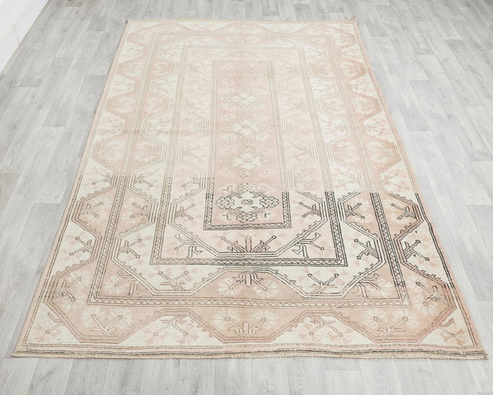 Beige Turkish Oushak Rug 7' 10" x 5' 7" Hand-Knotted | No. VR24369