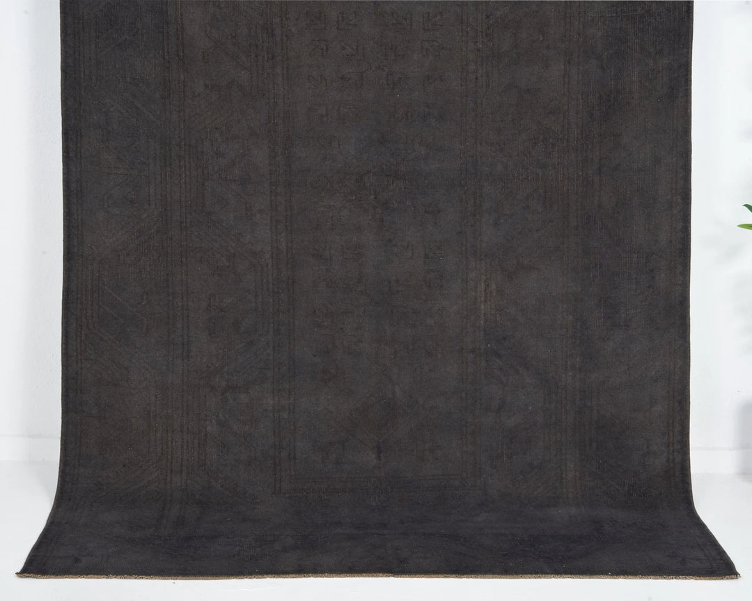 Black Oushak Rug 5' 1" x 8' | No. VR24405