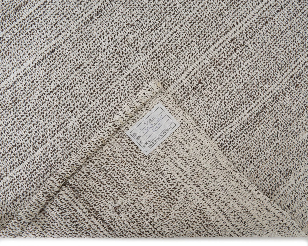 Gray Kilim Rug 5' 5" x 9' 10" | No. VR24799