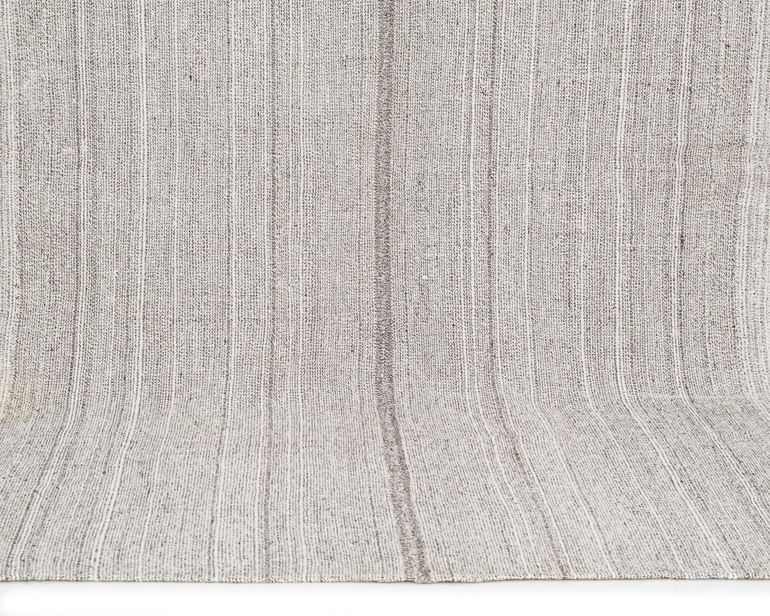 Gray Kilim Rug 5' 5" x 9' 10" | No. VR24799