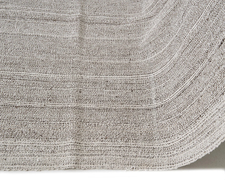 Gray Kilim Rug 5' 5" x 9' 10" | No. VR24799