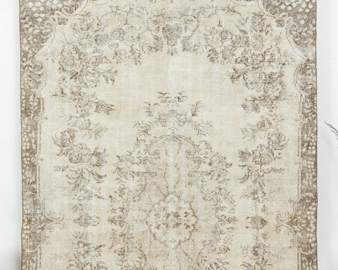 Beige Turkish Oushak Rug 6'1" x 9'11" Hand-Knotted detail