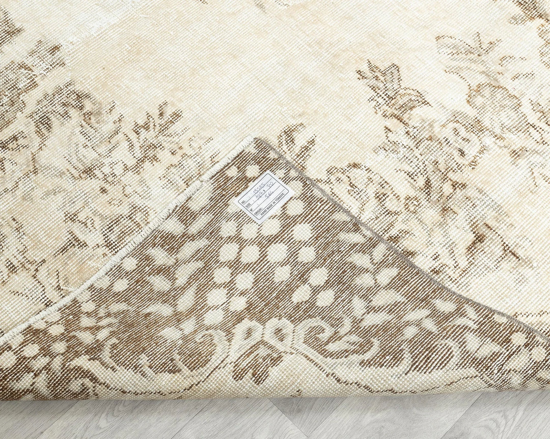 Beige Turkish Oushak Rug 6'1" x 9'11" Hand-Knotted texture