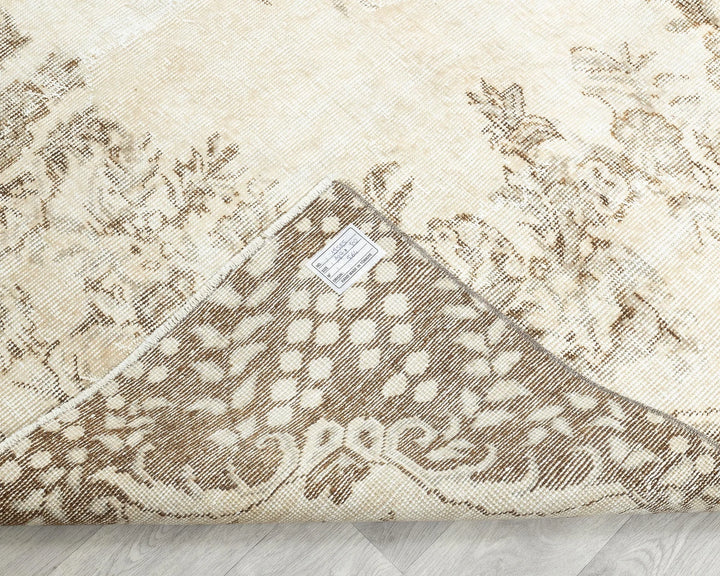 Beige Turkish Oushak Rug 6'1" x 9'11" Hand-Knotted texture