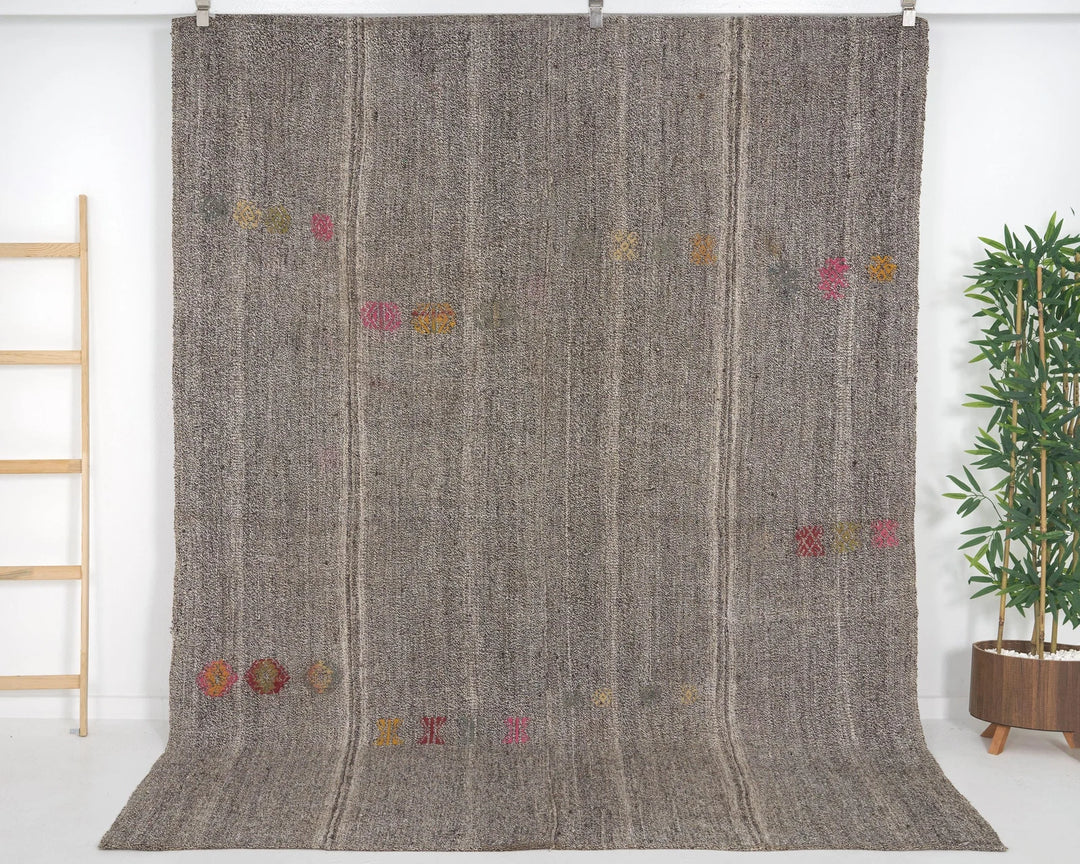 Gray Kilim Rug 6' 8" x 8' 6" | No. VR25041