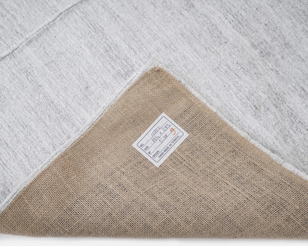 Gray Kilim Rug 6' x 9' 7" | No. VR25111