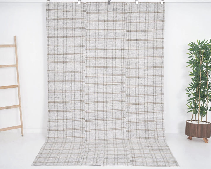 White Turkish Kilim Rug 5'5" x 9'4" Flat-Weave | No. VR25209