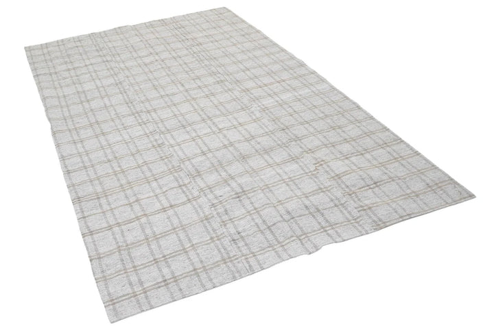 White Turkish Kilim Rug 5'5" x 9'4" Flat-Weave | No. VR25209