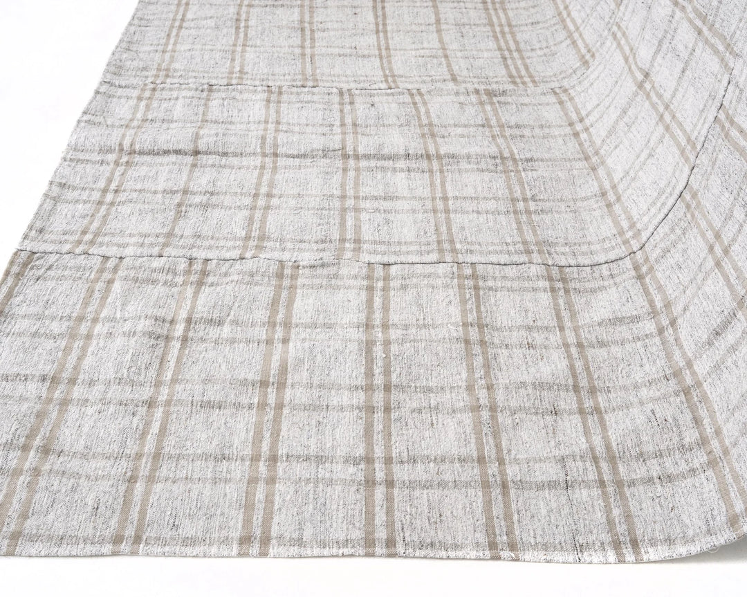 White Turkish Kilim Rug 5'5" x 9'4" Flat-Weave | No. VR25209
