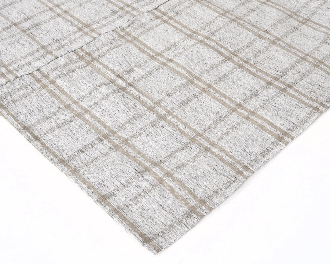 White Turkish Kilim Rug 5'5" x 9'4" Flat-Weave | No. VR25209