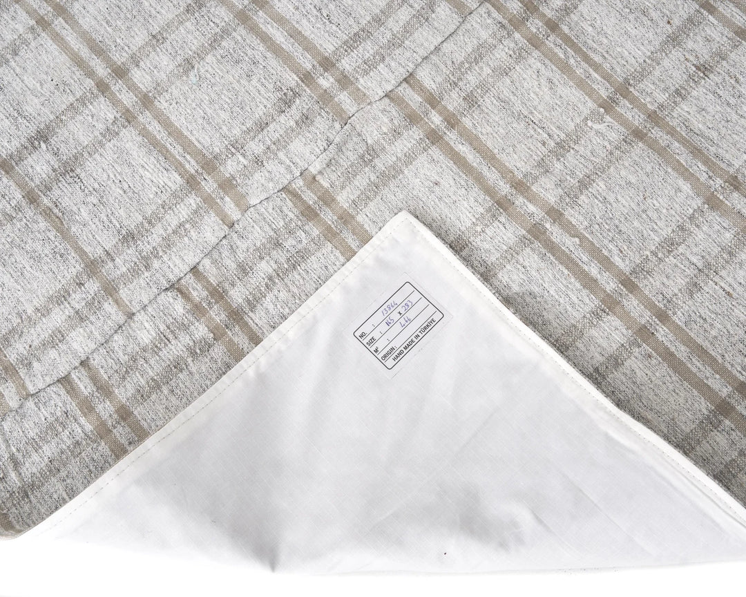 White Turkish Kilim Rug 5'5" x 9'4" Flat-Weave | No. VR25209