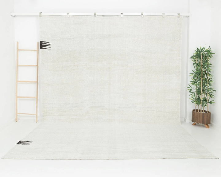 White Turkish Kilim Rug 11' 8" x 9' 1" Flat-Weave | No. VR25361