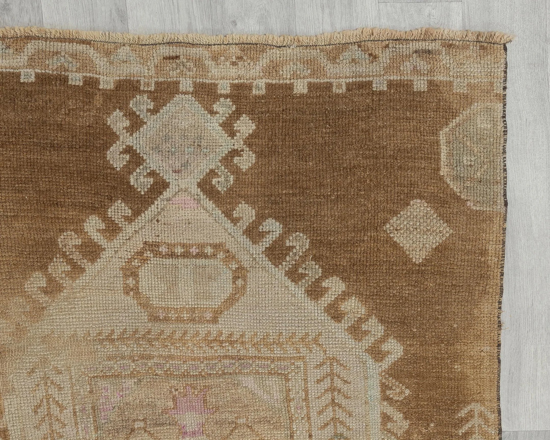 Beige Turkish Oushak Rug 3' 1" x 10' 7" Hand-Knotted pattern
