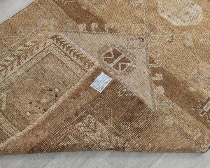 Beige Turkish Oushak Rug 3' 1" x 10' 7" Hand-Knotted texture