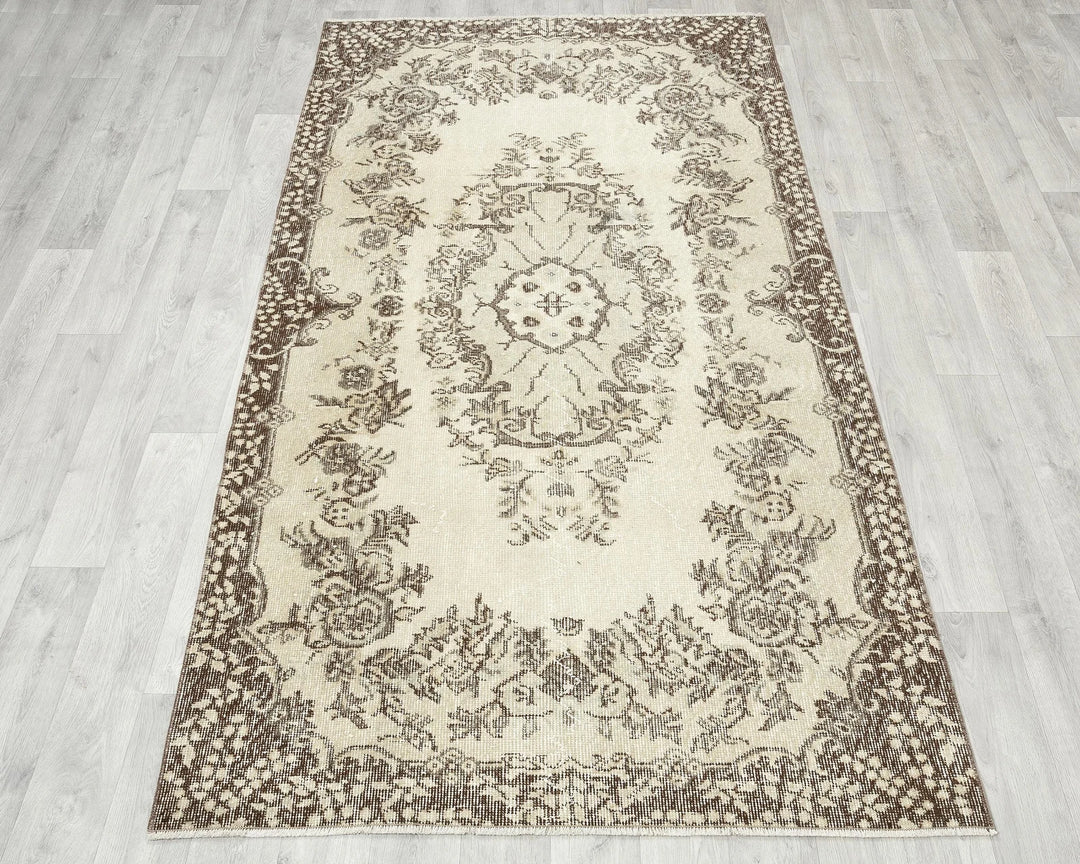 Beige Oushak Rug 4' x 7' | No. VR25456