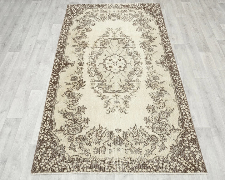 Beige Oushak Rug 4' x 7' | No. VR25456