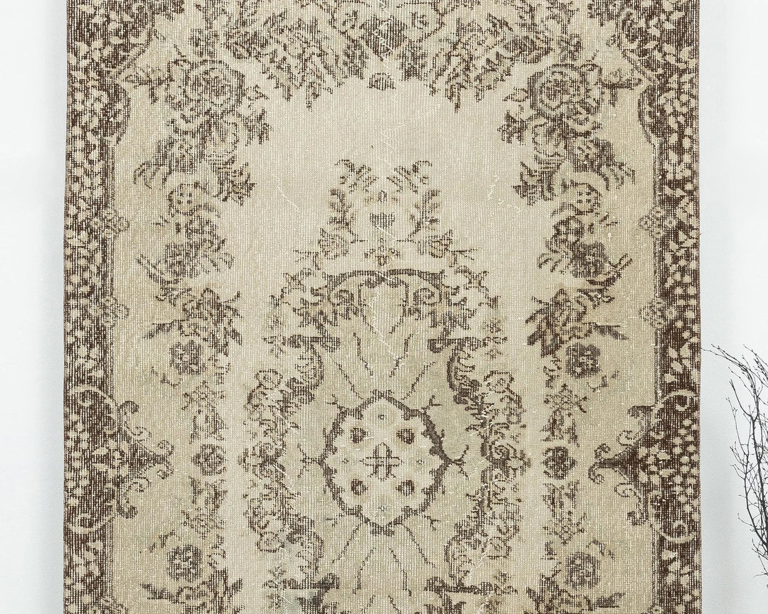 Beige Oushak Rug 4' x 7' | No. VR25456