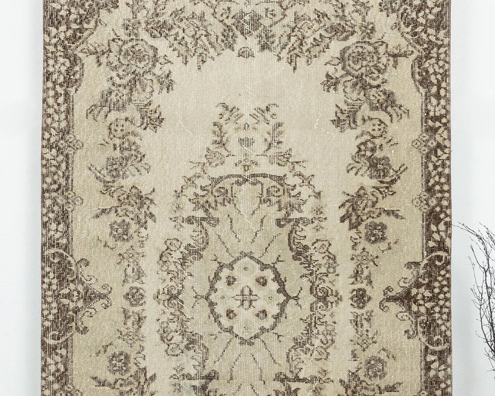 Beige Oushak Rug 4' x 7' | No. VR25456