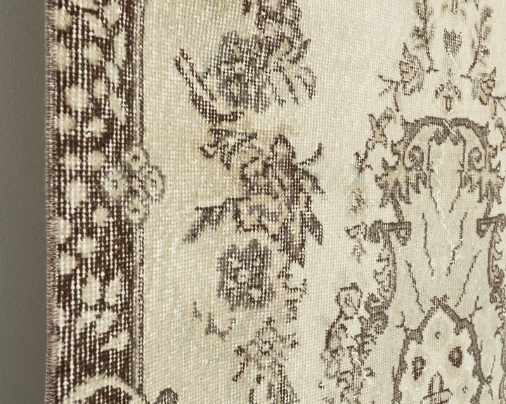 Beige Oushak Rug 4' x 7' | No. VR25456