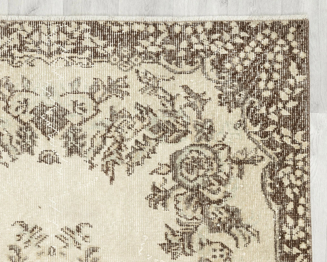 Beige Oushak Rug 4' x 7' | No. VR25456