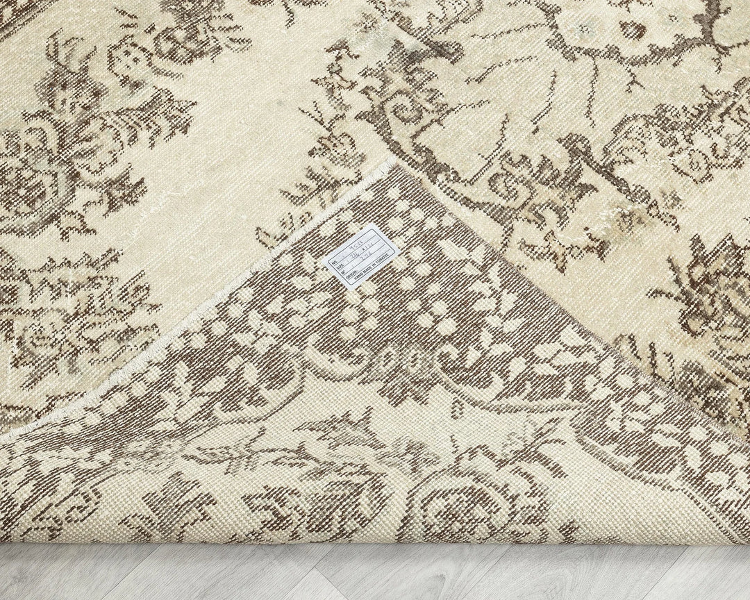 Beige Oushak Rug 4' x 7' | No. VR25456
