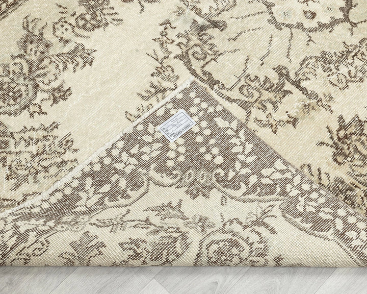 Beige Oushak Rug 4' x 7' | No. VR25456