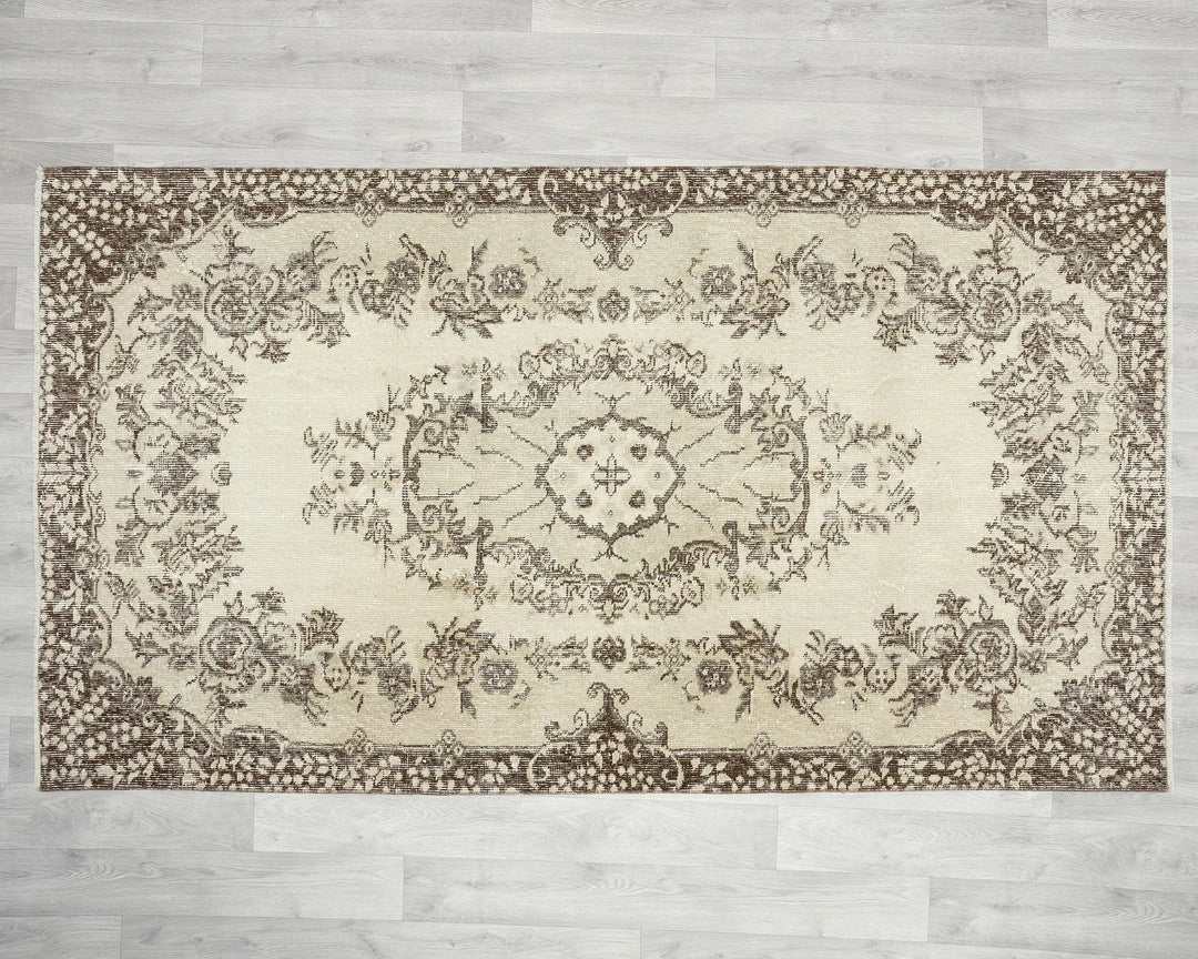 Beige Oushak Rug 4' x 7' | No. VR25456