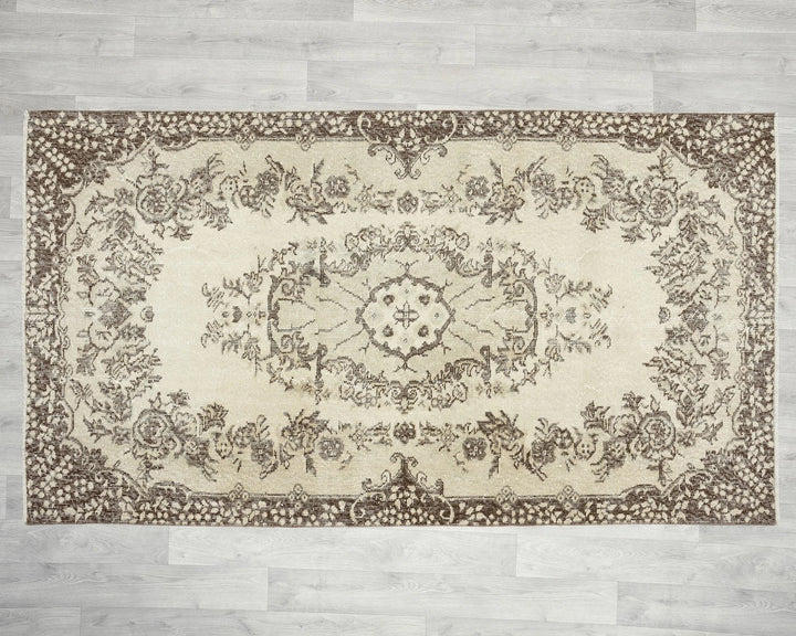 Beige Oushak Rug 4' x 7' | No. VR25456
