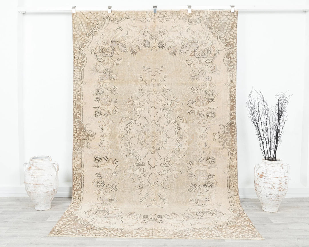 Beige Turkish Oushak Rug 9' 2" x 5' 7" Hand-Knotted | No. VR25463