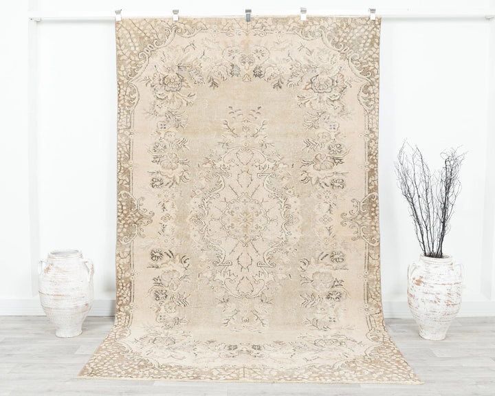 Beige Turkish Oushak Rug 9' 2" x 5' 7" Hand-Knotted | No. VR25463