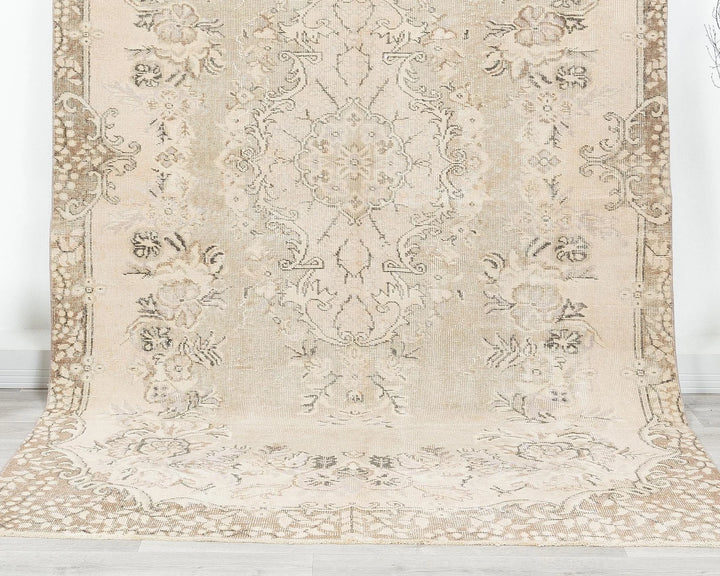 Beige Turkish Oushak Rug 9' 2" x 5' 7" Hand-Knotted | No. VR25463