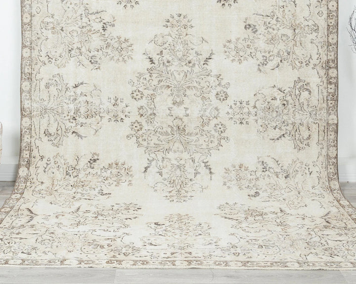 Beige Turkish Oushak Rug 6'8" x 10'2" Hand-Knotted | No. VR25473