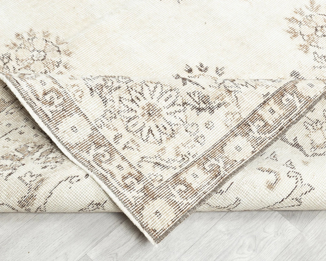 Beige Turkish Oushak Rug 6'8" x 10'2" Hand-Knotted | No. VR25473