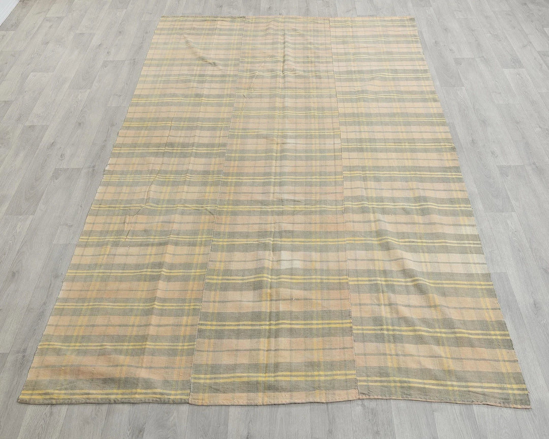 Kilim Rug 6' 5" x 9' 4" | No. VR25556