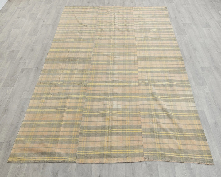 Kilim Rug 6' 5" x 9' 4" | No. VR25556