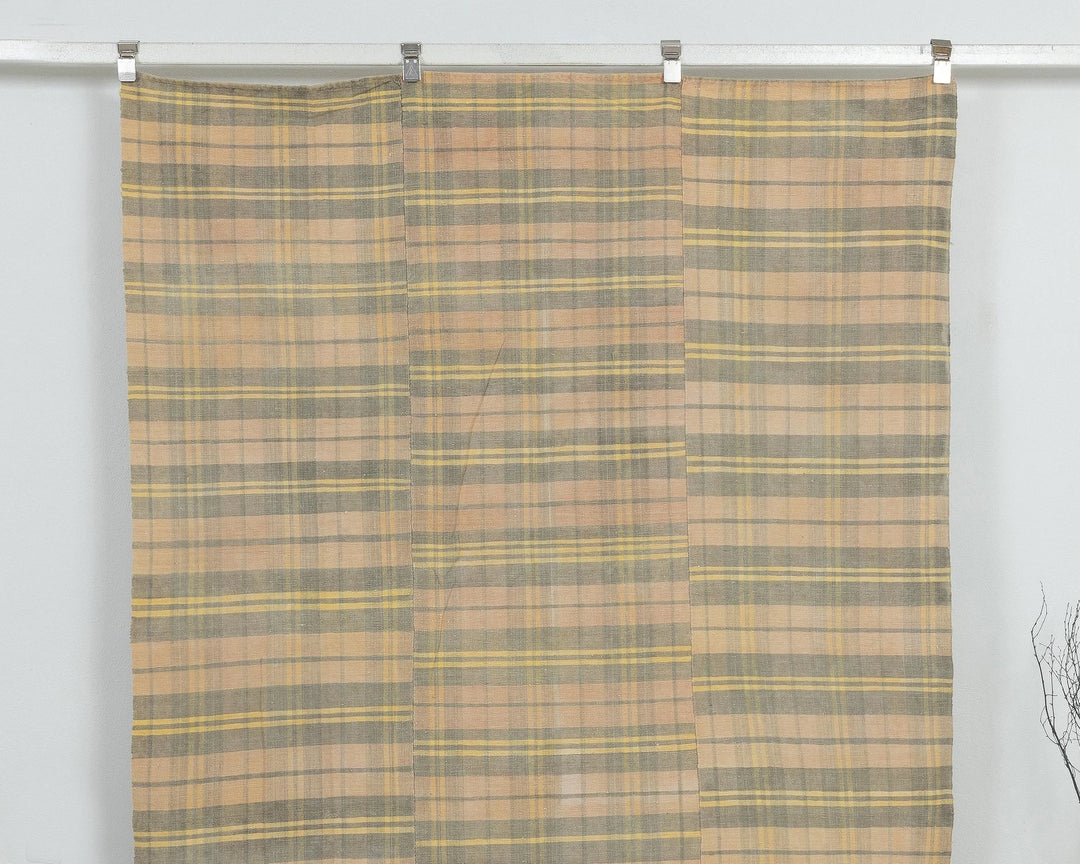 Kilim Rug 6' 5" x 9' 4" | No. VR25556
