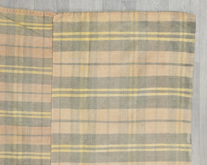 Kilim Rug 6' 5" x 9' 4" | No. VR25556