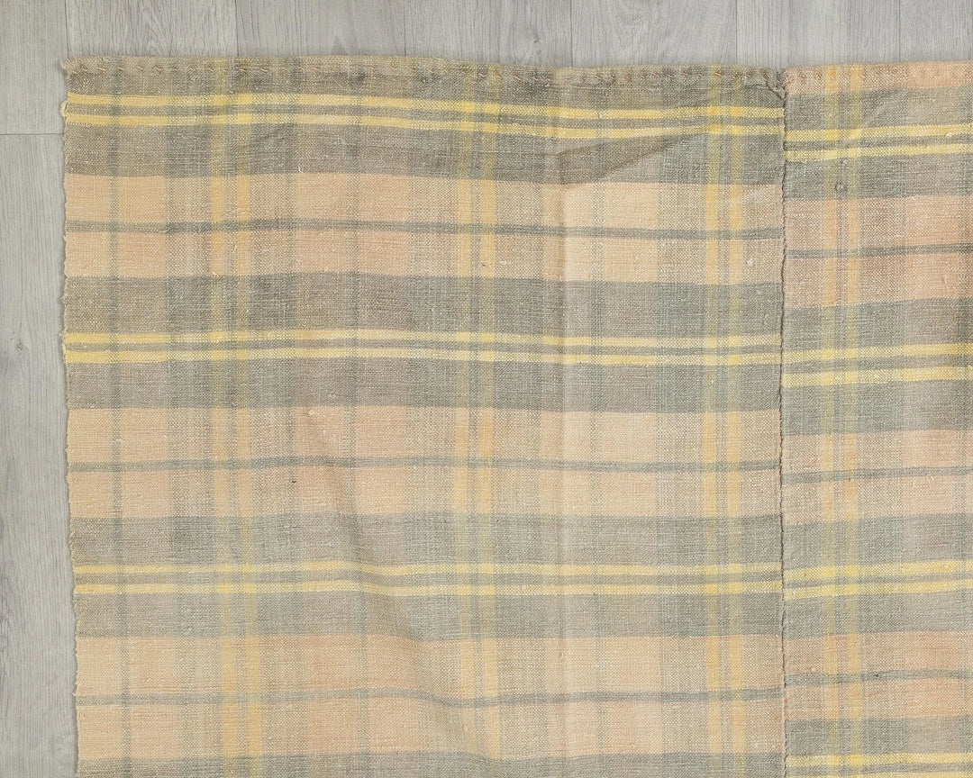 Kilim Rug 6' 5" x 9' 4" | No. VR25556