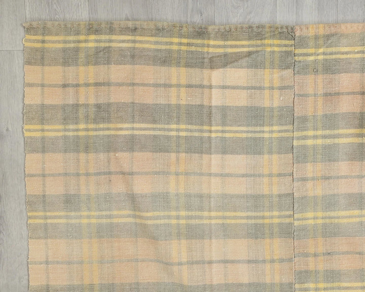 Kilim Rug 6' 5" x 9' 4" | No. VR25556