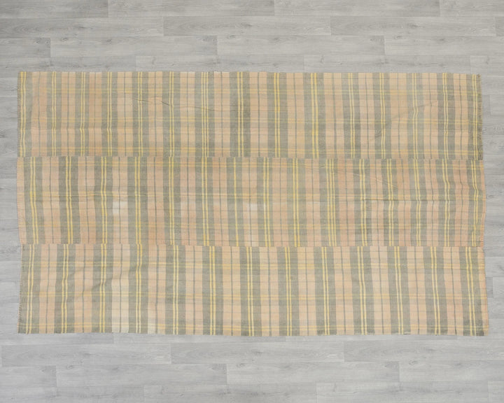 Kilim Rug 6' 5" x 9' 4" | No. VR25556