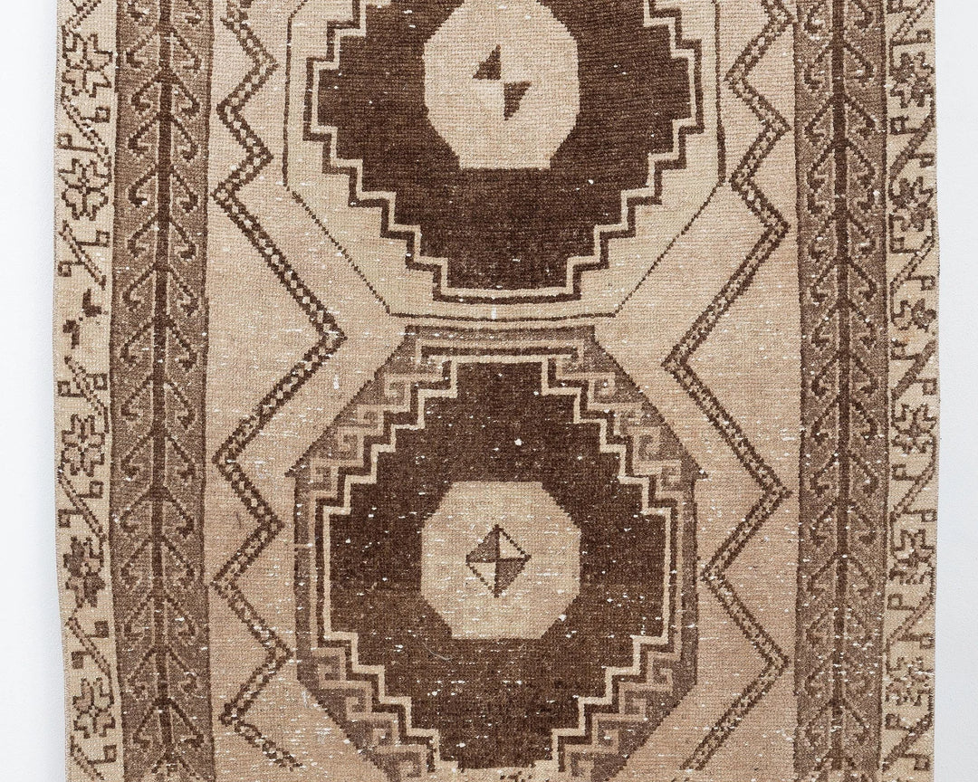 Beige Turkish Oushak Rug 3' 6" x 10' 1" Hand-Knotted | No. VR25626