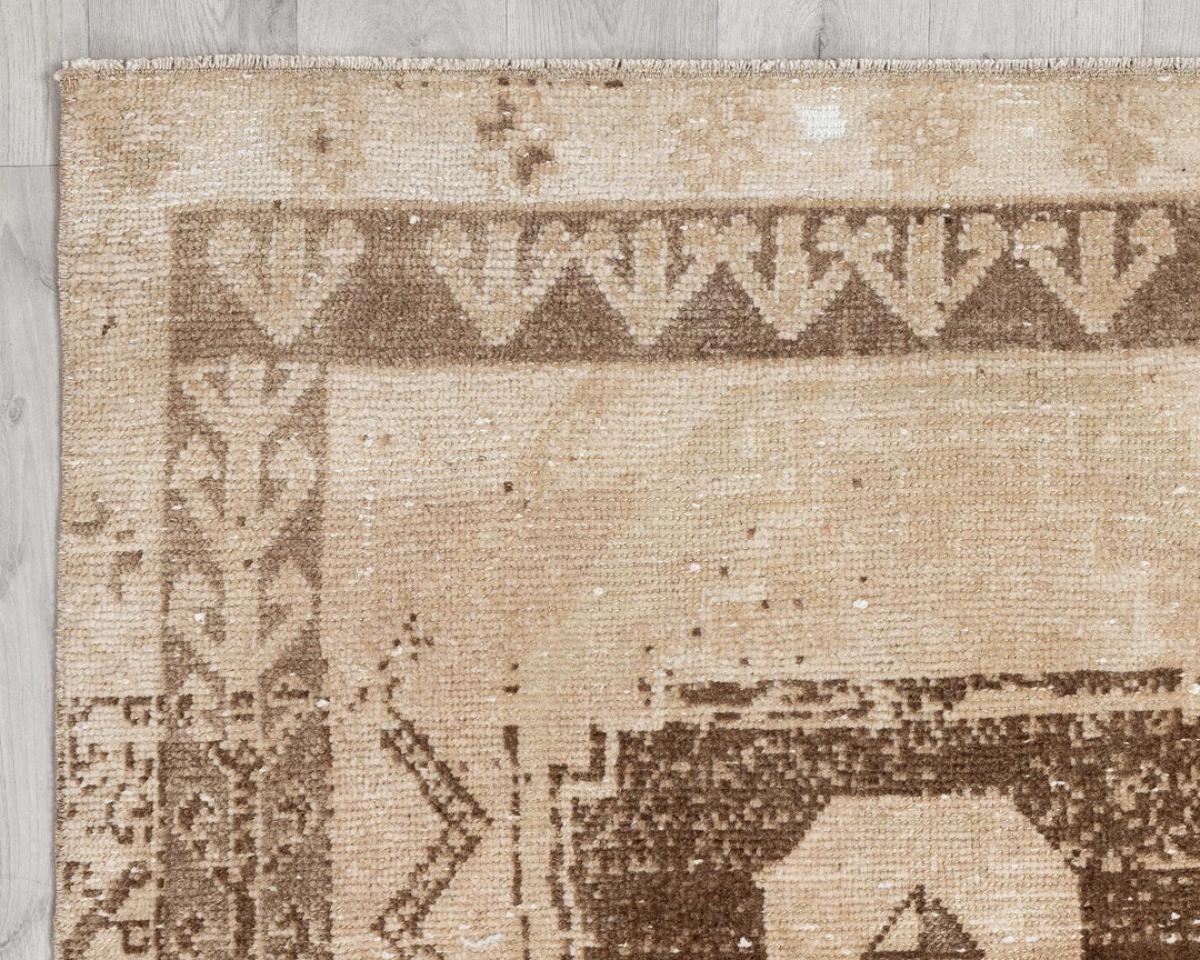 Beige Turkish Oushak Rug 3' 6" x 10' 1" Hand-Knotted | No. VR25626