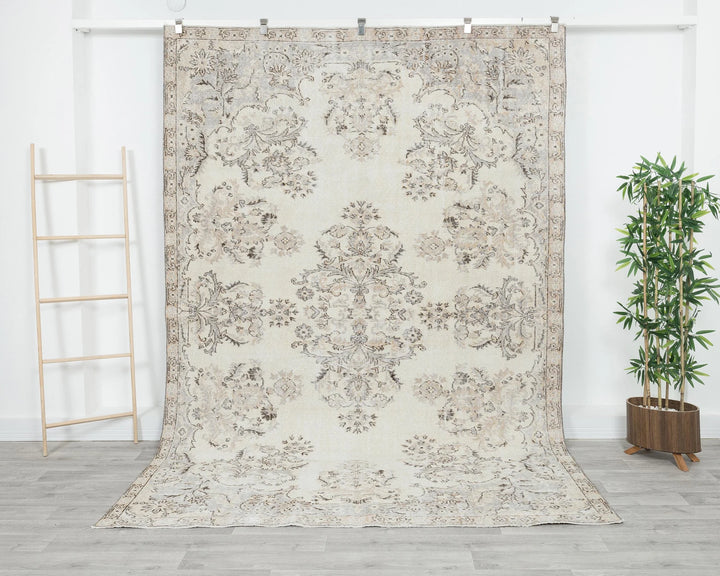 Beige Turkish Oushak Rug 6'7" x 9'5" Hand-Knotted | No. VR25837